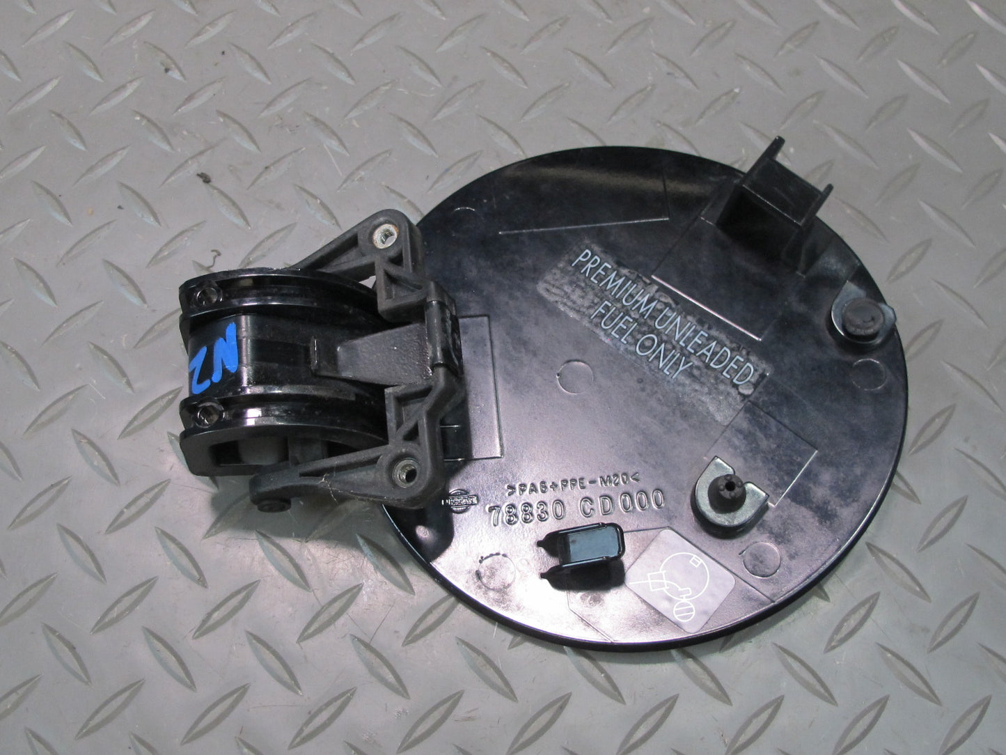 03-09 Nissan Z33 350Z Fuel Tank Filler Door Lid Cover 78830-CD000 OEM