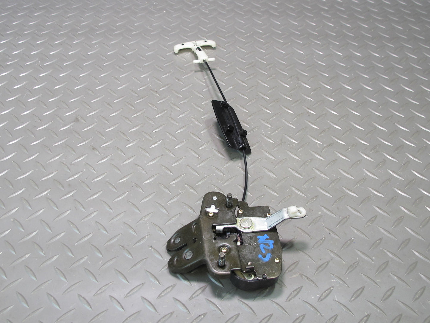 04-09 Nissan Z33 350Z Convertible Rear Trunk Lid Lock Latch Actuator OEM