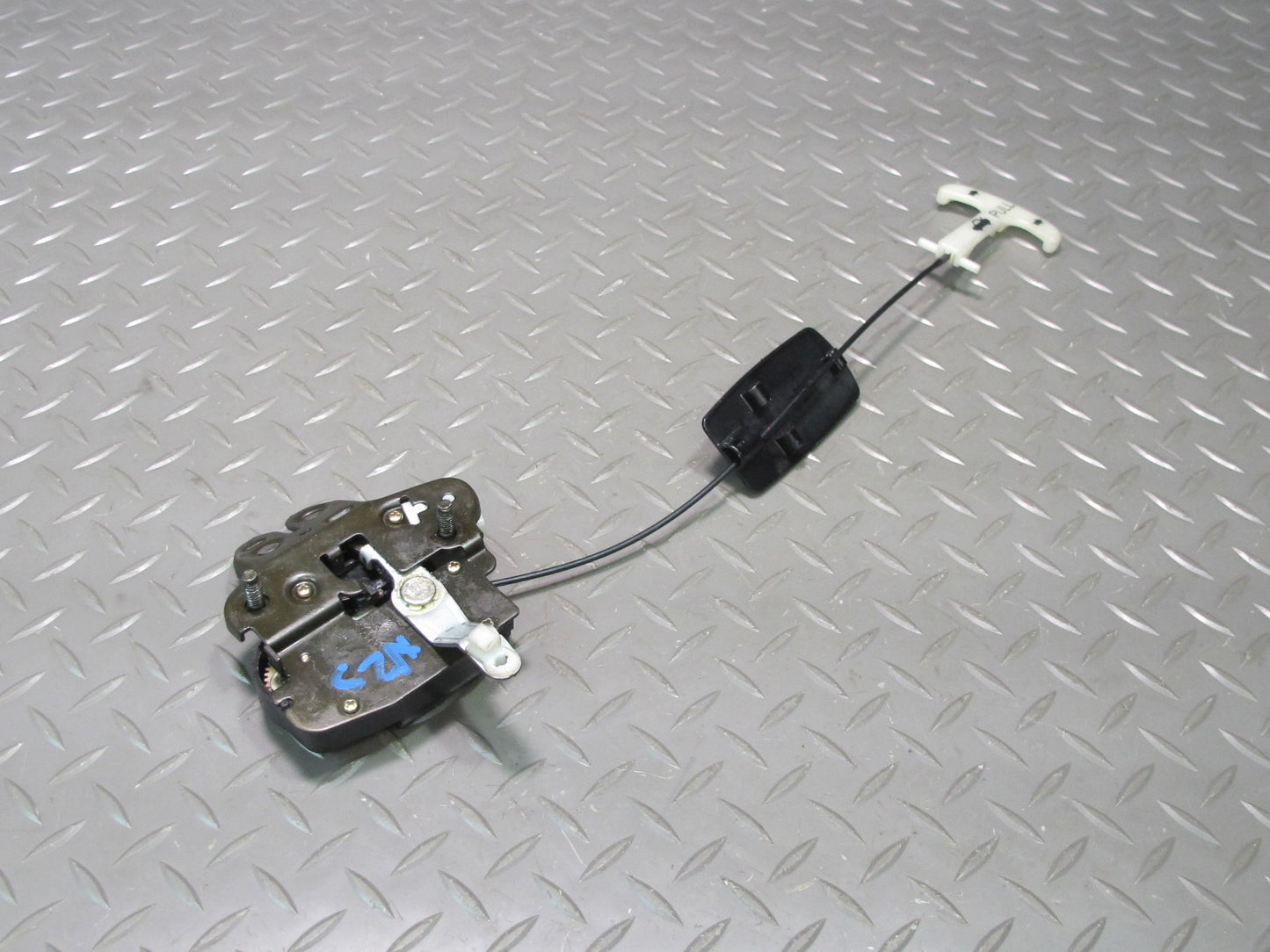 04-09 Nissan Z33 350Z Convertible Rear Trunk Lid Lock Latch Actuator OEM