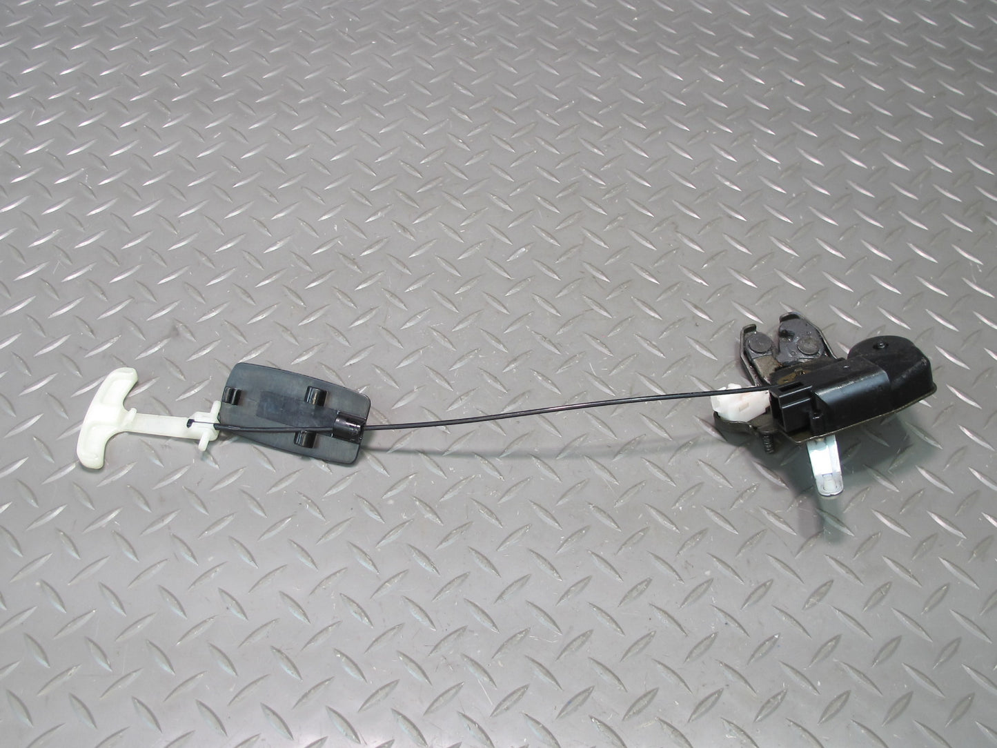 04-09 Nissan Z33 350Z Convertible Rear Trunk Lid Lock Latch Actuator OEM