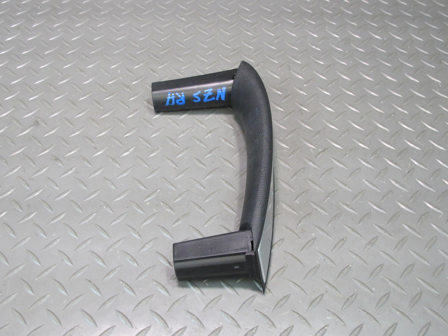 03-05 Nissan Z33 350Z Right Door Interior Grab Handle OEM