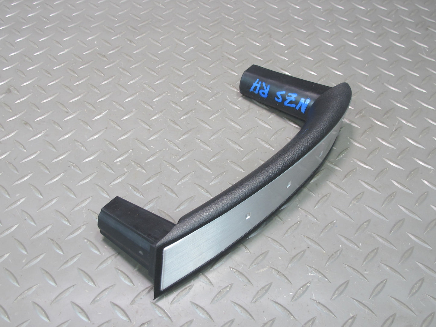 03-05 Nissan Z33 350Z Right Door Interior Grab Handle OEM