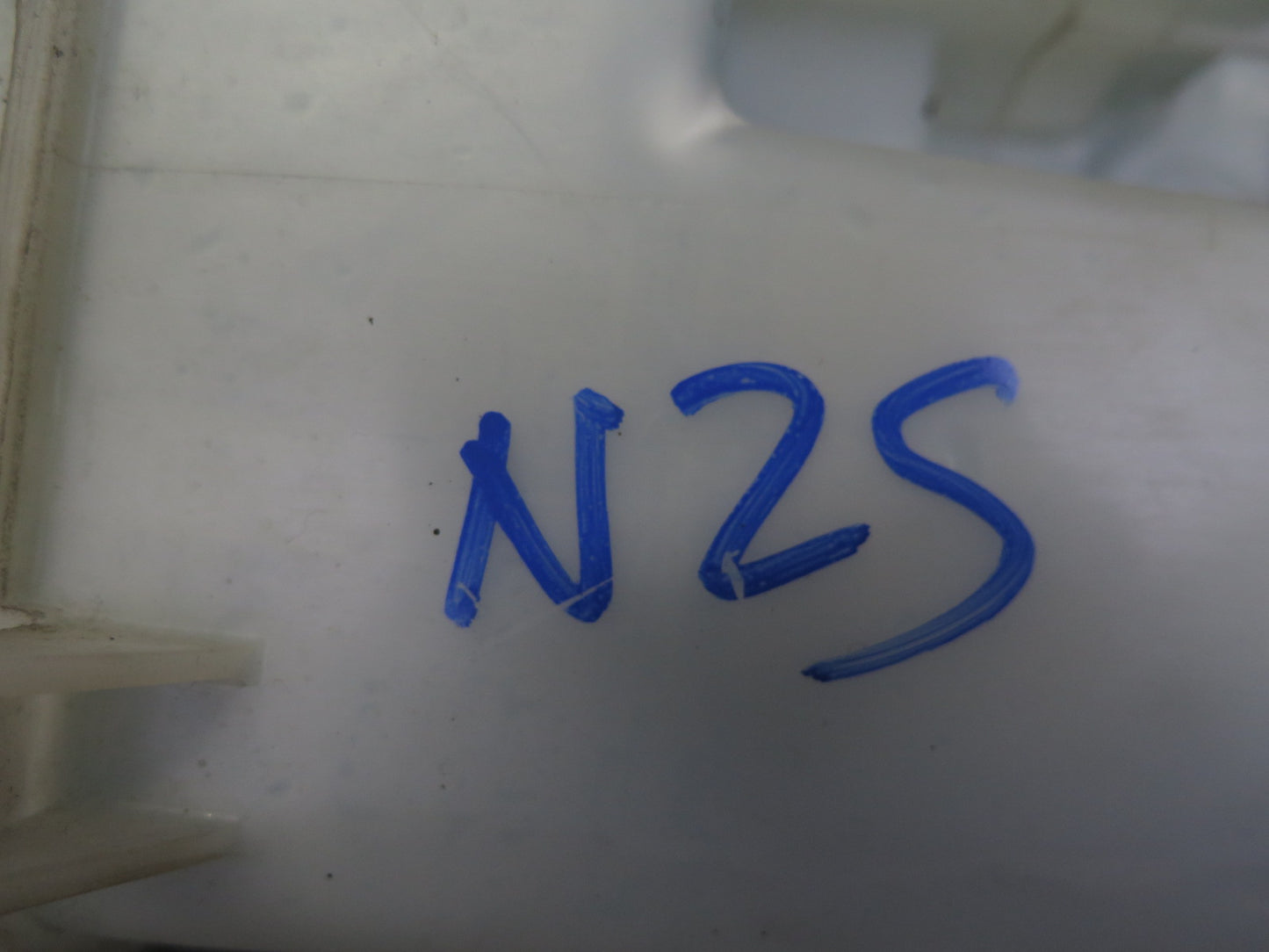 03-06 Nissan Z33 350Z Windshield Wiper Washer Fluid Reservoir w Neck & Pump OEM