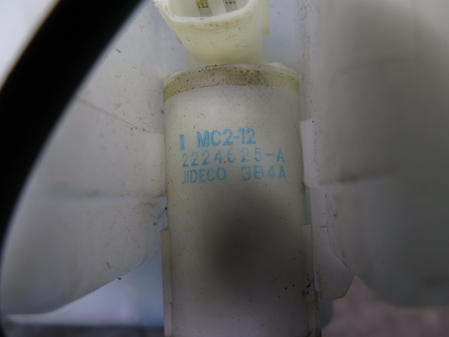 03-06 Nissan Z33 350Z Windshield Wiper Washer Fluid Reservoir w Neck & Pump OEM