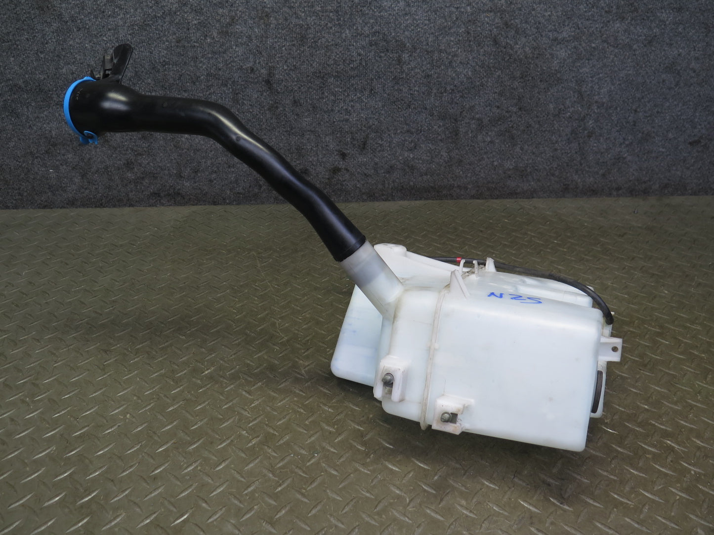 03-06 Nissan Z33 350Z Windshield Wiper Washer Fluid Reservoir w Neck & Pump OEM
