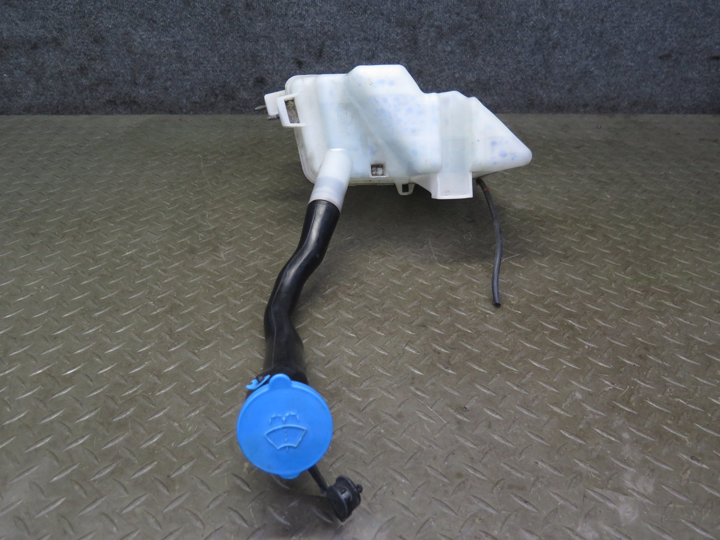 03-06 Nissan Z33 350Z Windshield Wiper Washer Fluid Reservoir w Neck & Pump OEM