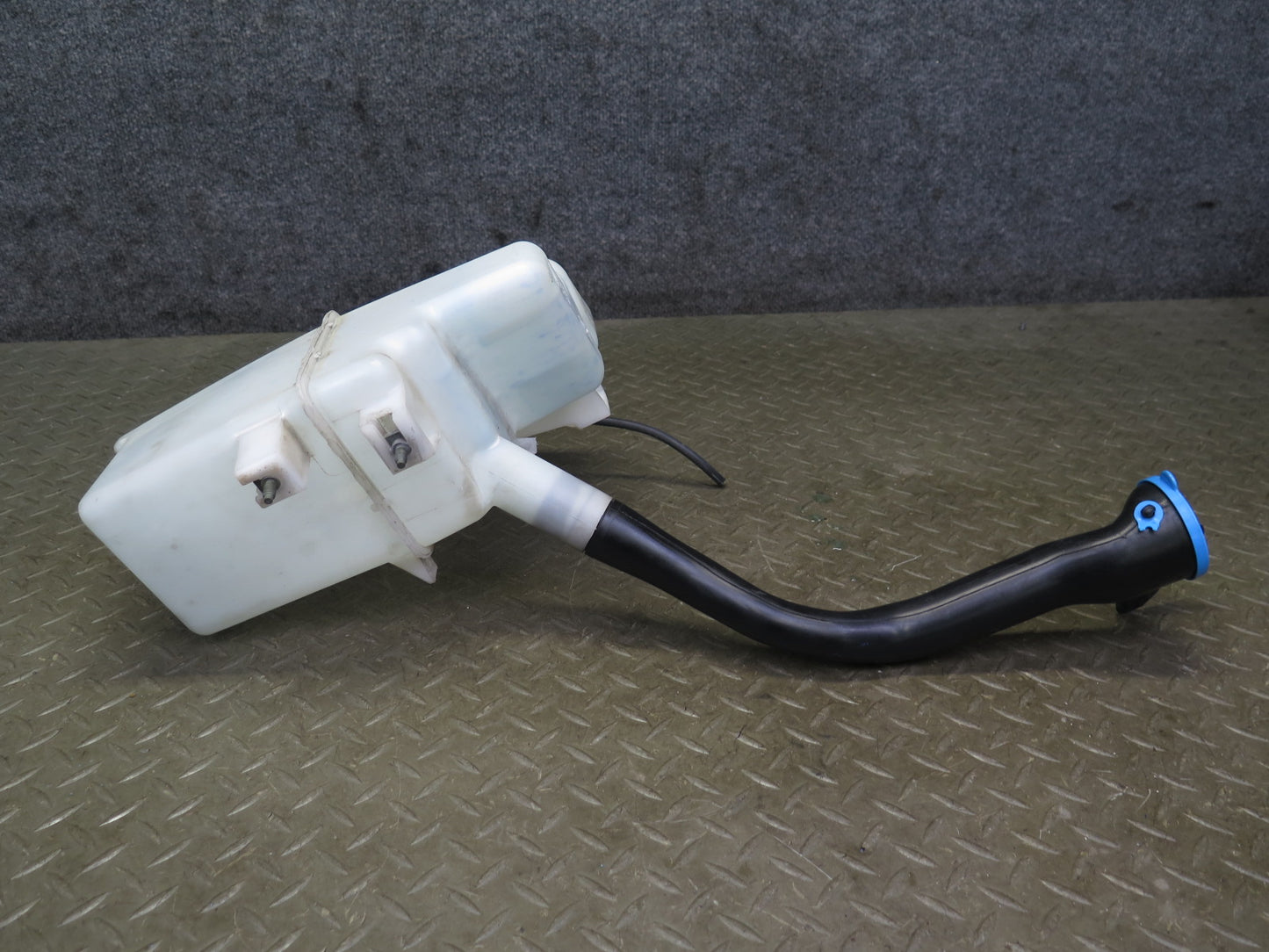 03-06 Nissan Z33 350Z Windshield Wiper Washer Fluid Reservoir w Neck & Pump OEM