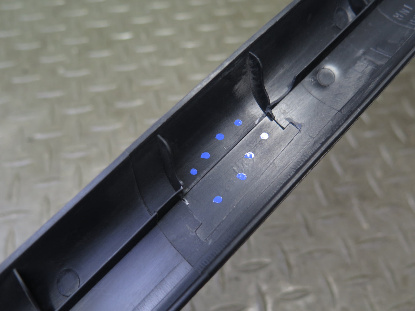 03-09 Nissan Z33 350Z Left & Right Door Inner Scuff Step Sill Plate Trim Set OEM