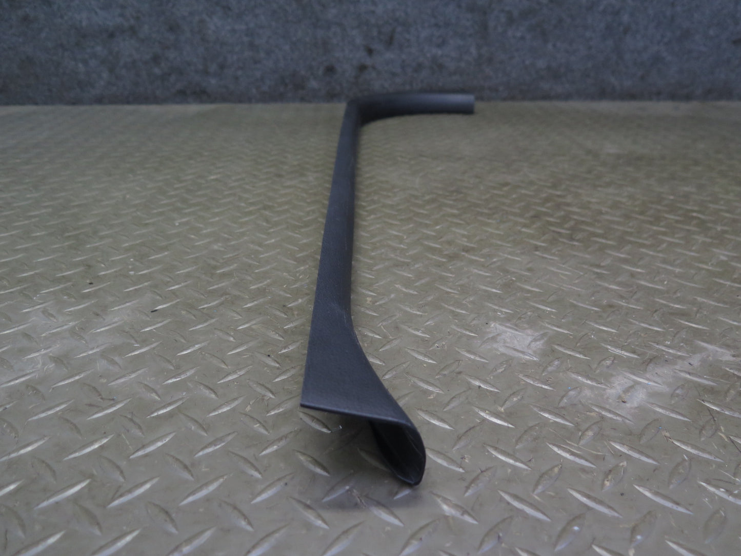 03-09 Nissan Z33 350Z Left & Right Door Inner Scuff Step Sill Plate Trim Set OEM