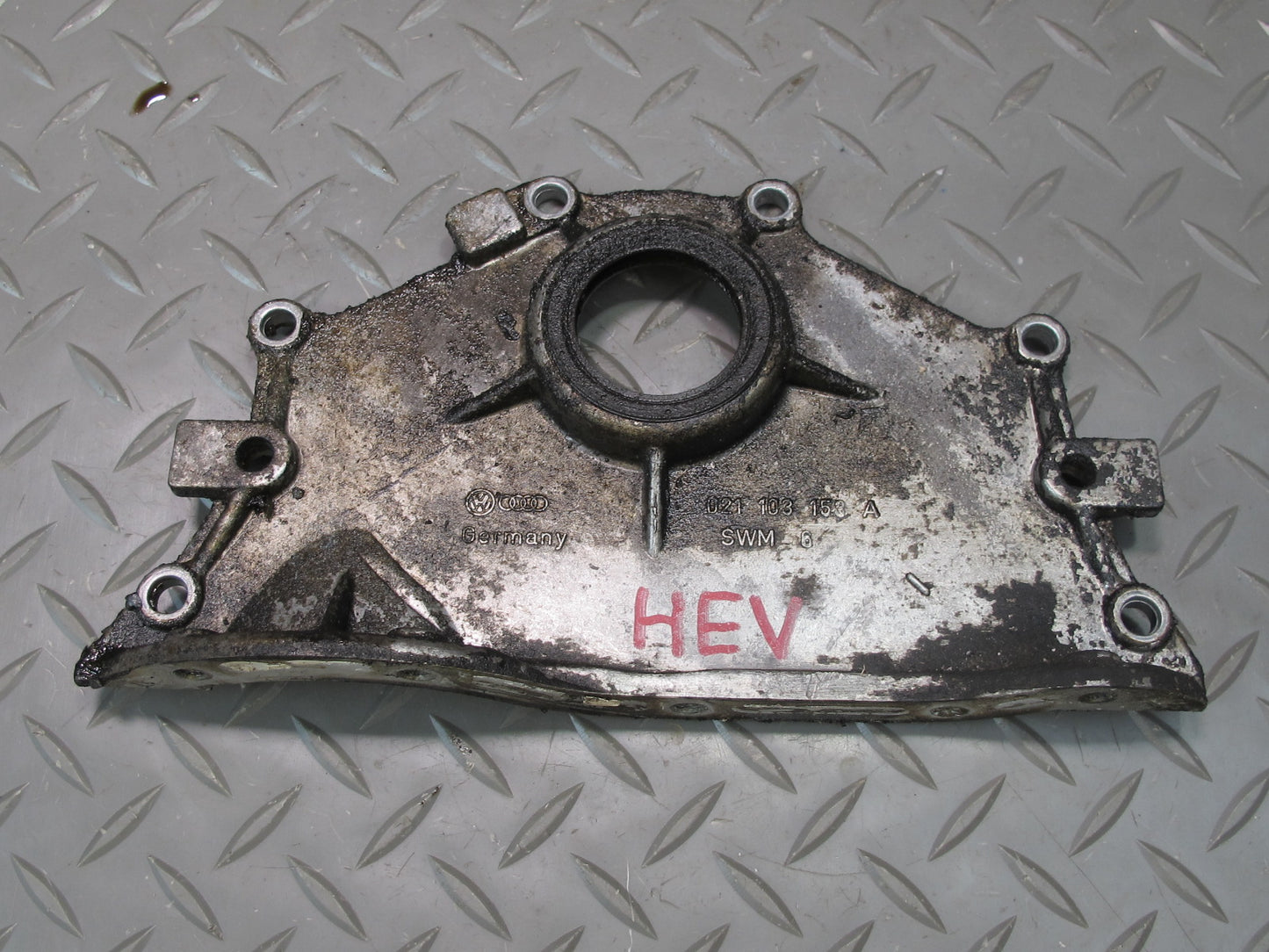 99-02 VW Eurovan T4 2.8L Front Engine Sealing Flange Plate Cover 021103153A OEM