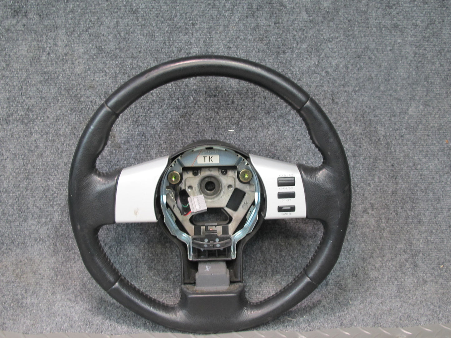 04-05 Nissan Z33 350Z Convertible Leather Steering w Cruise Control OEM