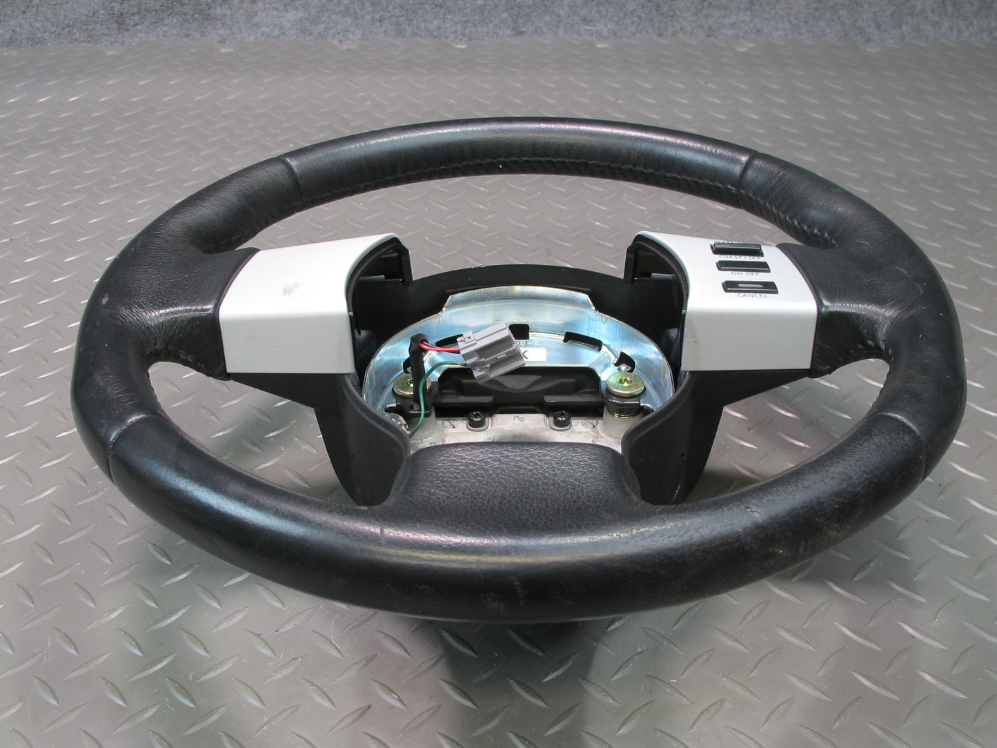 04-05 Nissan Z33 350Z Convertible Leather Steering w Cruise Control OEM