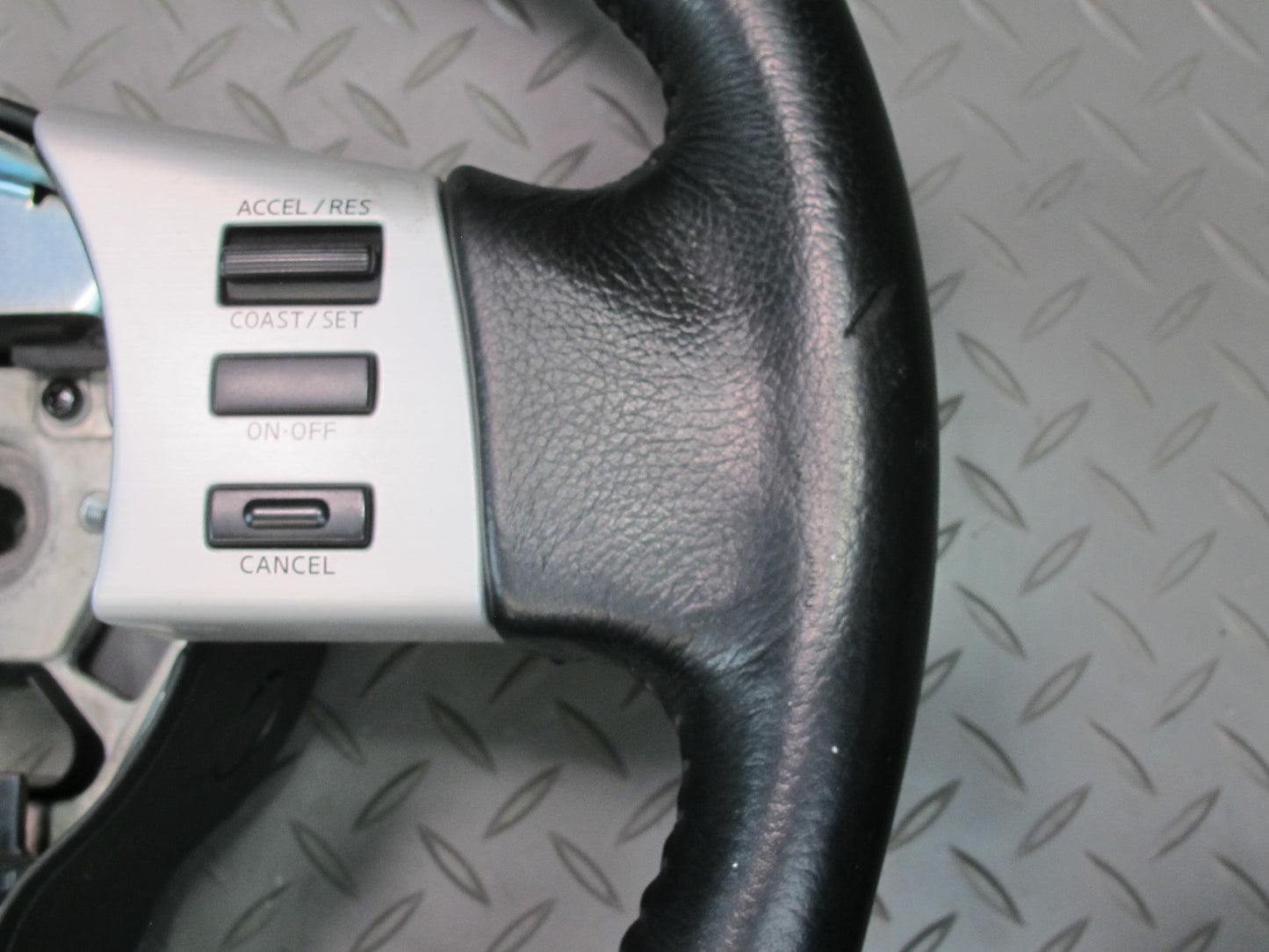 04-05 Nissan Z33 350Z Convertible Leather Steering w Cruise Control OEM