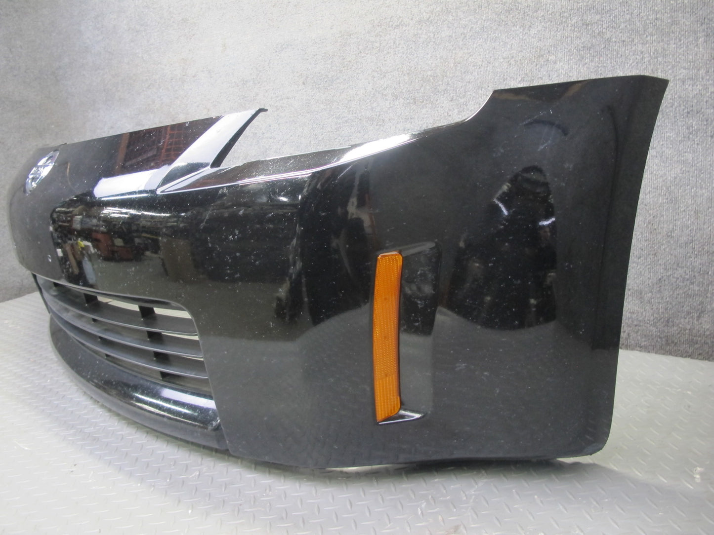 04-05 Nissan Z33 350Z Convertible Front Bumper Cover w Grille Black OEM