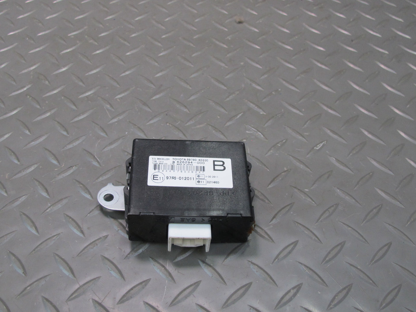 2006-2008 Lexus UZJ120L GX470 4.7L 2UZFE Engine Control Immobilizer Module Set