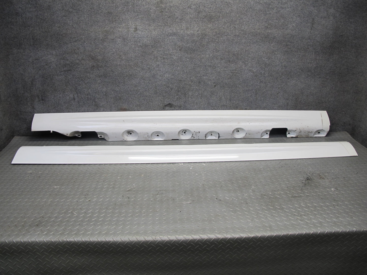 01-06 BMW E46 330Ci Coupe Convert Set of 2 Side Skirt Rocker Panel Molding OEM