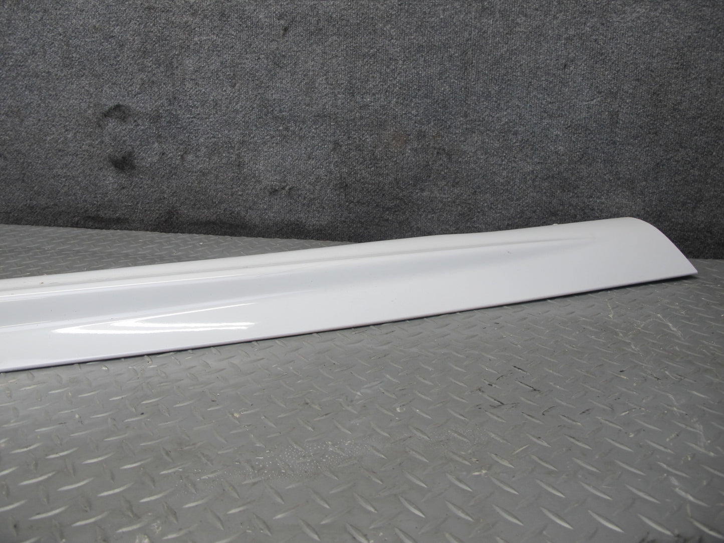 01-06 BMW E46 330Ci Coupe Convert Set of 2 Side Skirt Rocker Panel Molding OEM