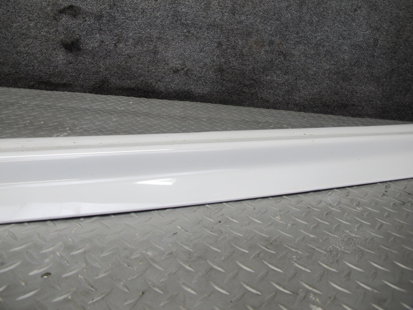 01-06 BMW E46 330Ci Coupe Convert Set of 2 Side Skirt Rocker Panel Molding OEM