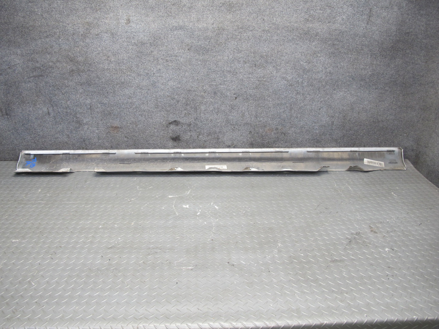 01-06 BMW E46 330Ci Coupe Convert Set of 2 Side Skirt Rocker Panel Molding OEM