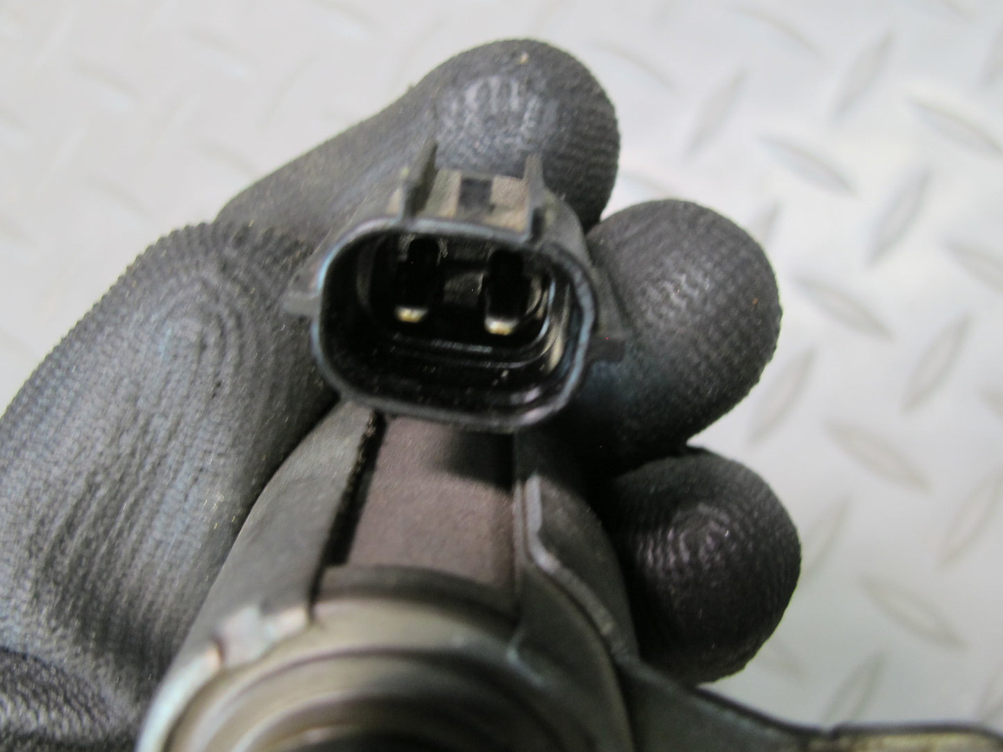 04-09 Lexus GX470 4.7L Engine Variable Camshaft Timing Oil Control Valve Set