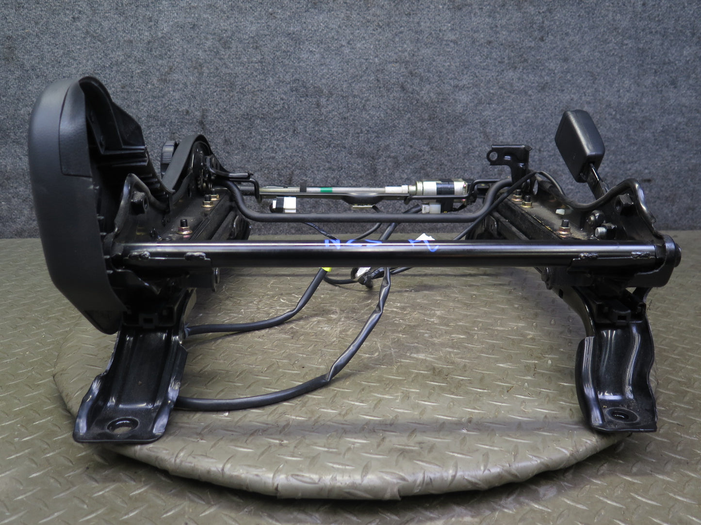 07-13 BMW E93 335i Convertible Front Left Sport Seat Lower Frame Track Rail OEM