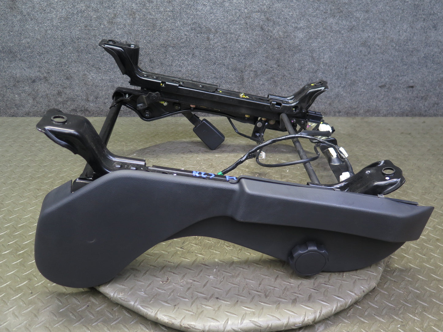 07-13 BMW E93 335i Convertible Front Left Sport Seat Lower Frame Track Rail OEM