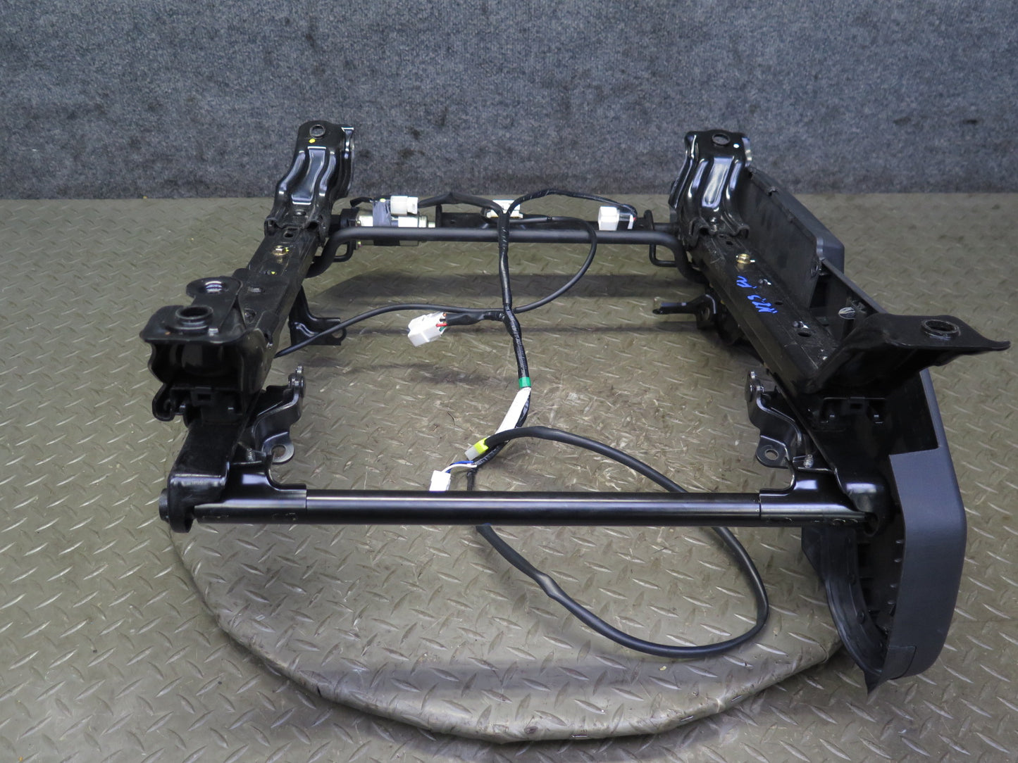 07-13 BMW E93 335i Convertible Front Left Sport Seat Lower Frame Track Rail OEM