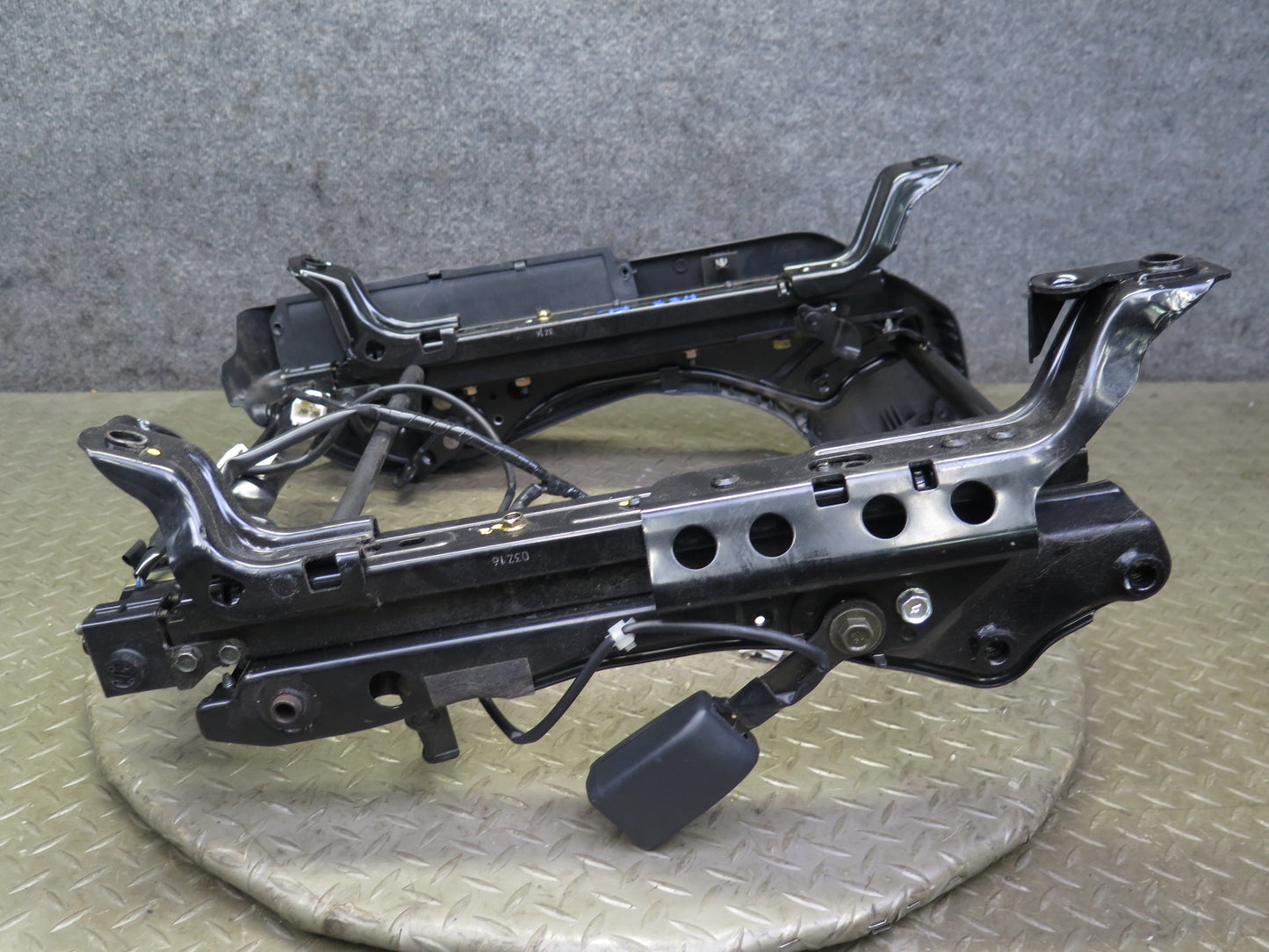 07-13 BMW E93 335i Convertible Front Left Sport Seat Lower Frame Track Rail OEM