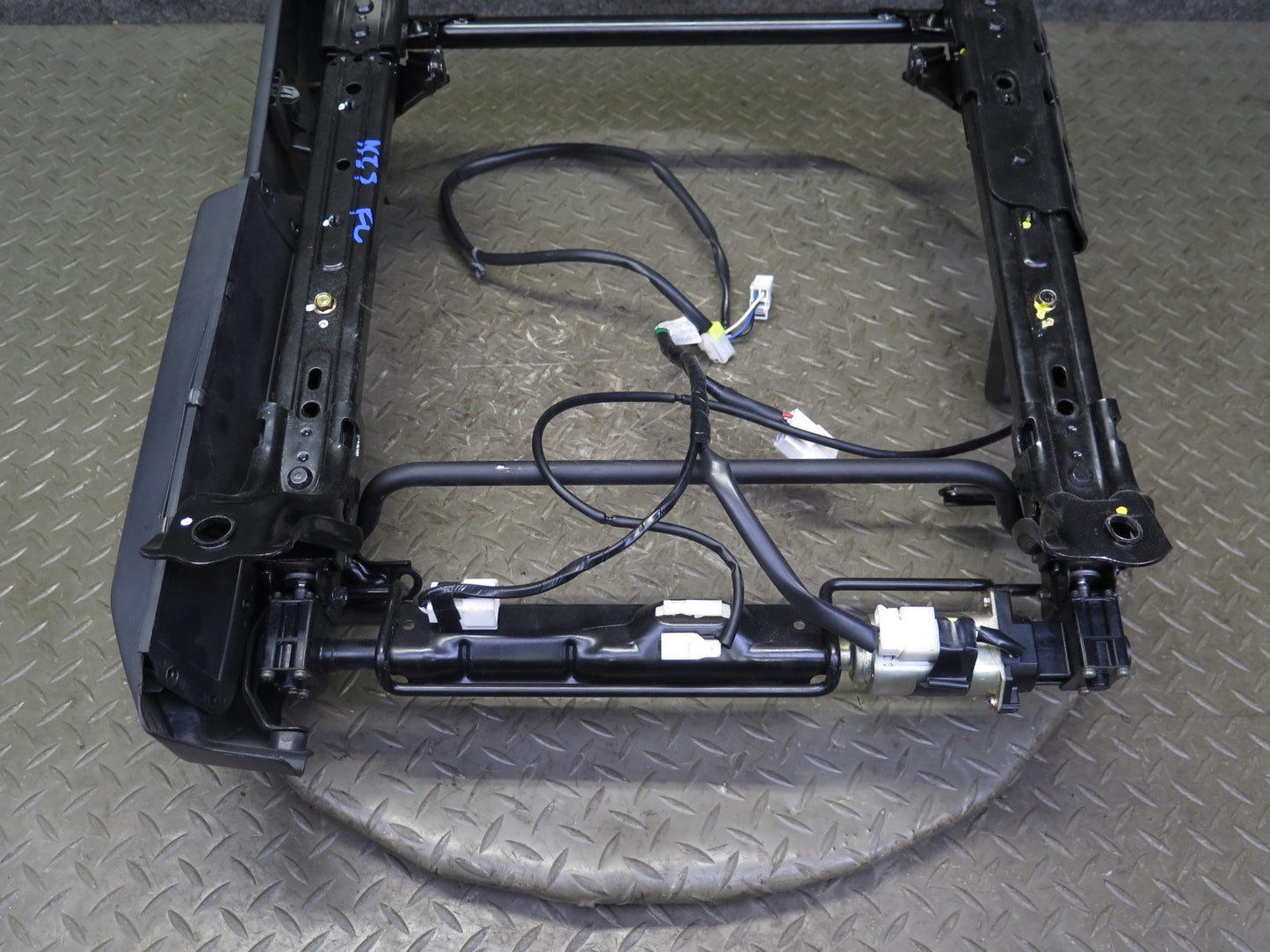 07-13 BMW E93 335i Convertible Front Left Sport Seat Lower Frame Track Rail OEM