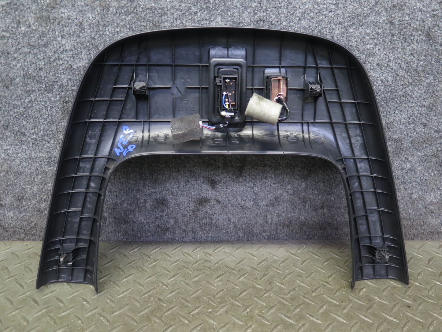 04-09 Nissan Z33 350Z Convertible Front Right Seat Garnish Trim w Switches OEM