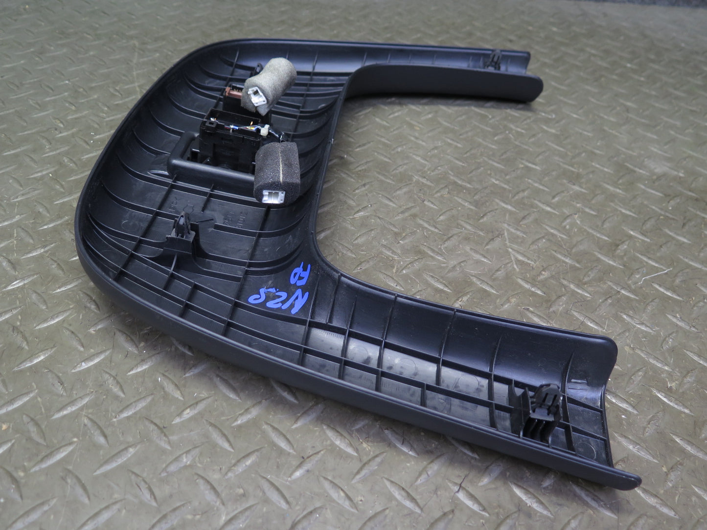 04-09 Nissan Z33 350Z Convertible Front Right Seat Garnish Trim w Switches OEM