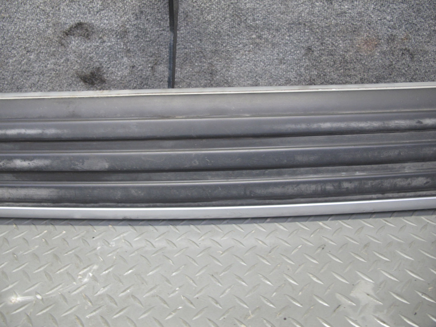 03-06 Chevrolet SSR Right Passenger Side Running Board w Mounts OEM