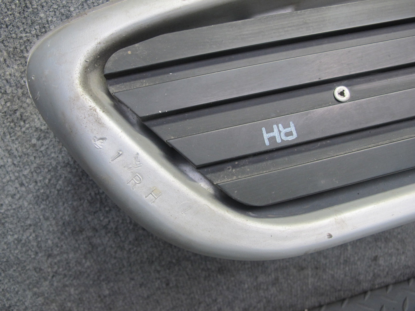 03-06 Chevrolet SSR Right Passenger Side Running Board w Mounts OEM