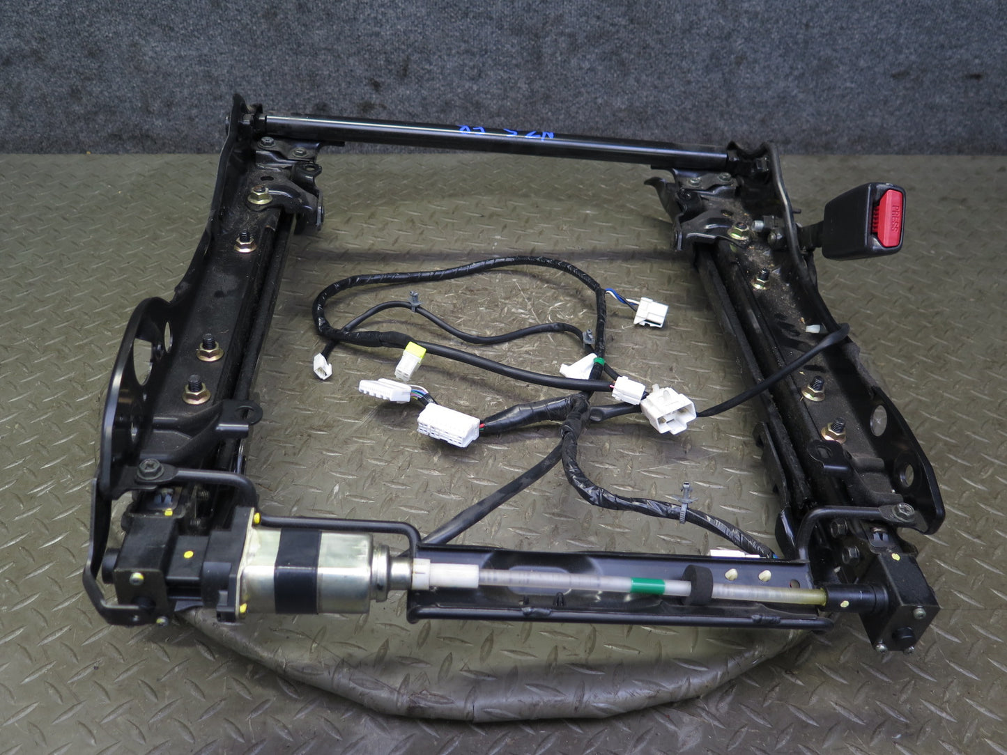 04-05 Nissan 350Z Z33 Convert Front Right Seat Lower Frame Track Rail Motor OEM