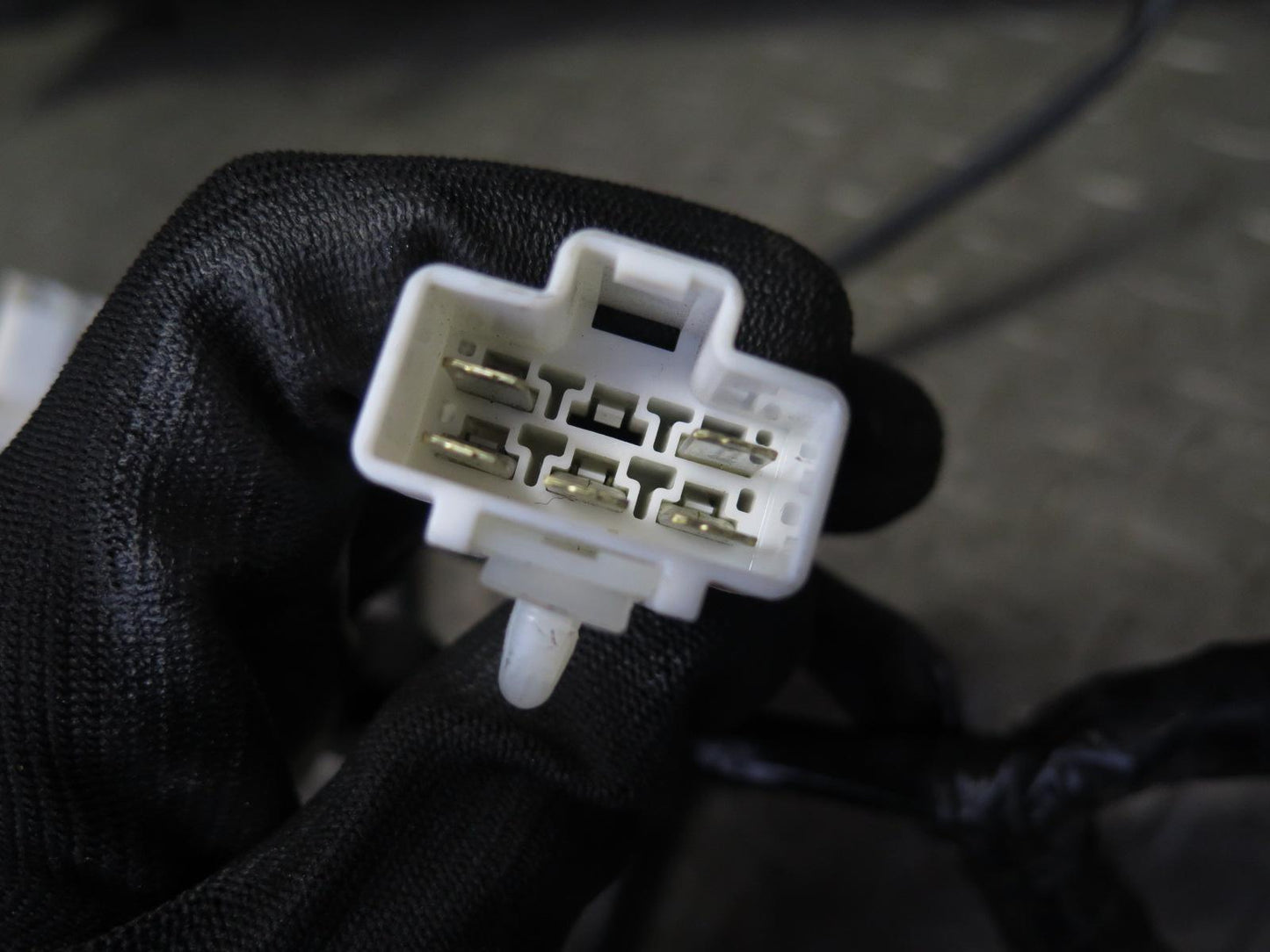 04-05 Nissan 350Z Z33 Convert Front Right Seat Lower Frame Track Rail Motor OEM