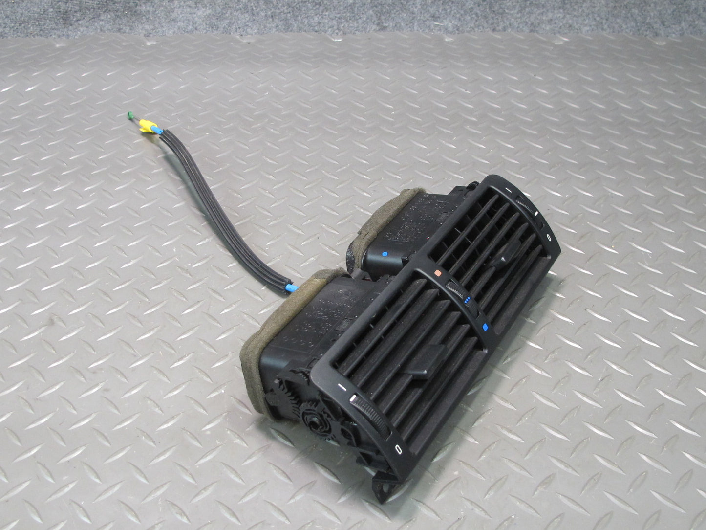 01-06 BMW E46 330ci Set of 3 Dash Front Left Center Right Air Vent Grille OEM