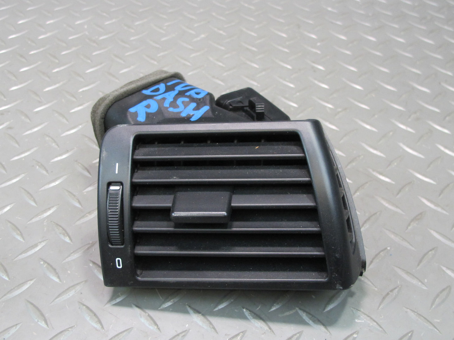 01-06 BMW E46 330ci Set of 3 Dash Front Left Center Right Air Vent Grille OEM