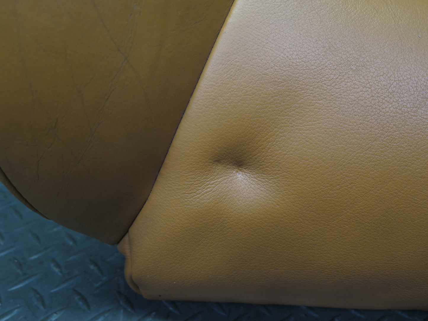 04-05 Nissan 350Z Z33 Convertible Front Right Seat Lower Leather Cushion OEM