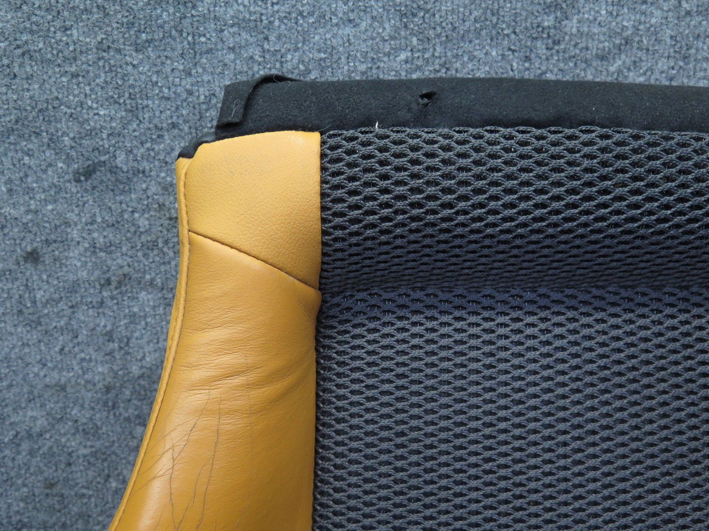 04-05 Nissan 350Z Z33 Convertible Front Right Seat Lower Leather Cushion OEM