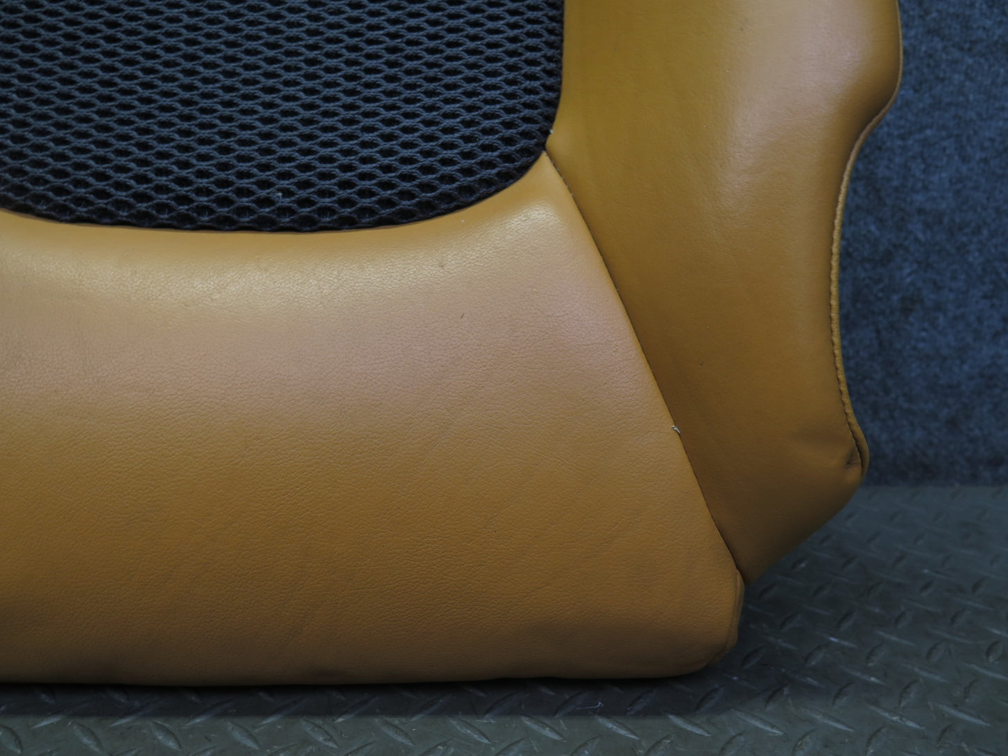 04-05 Nissan 350Z Z33 Convertible Front Right Seat Lower Leather Cushion OEM