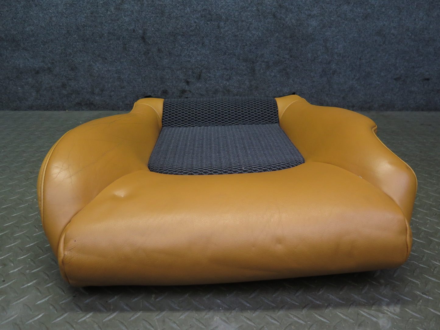 04-05 Nissan 350Z Z33 Convertible Front Right Seat Lower Leather Cushion OEM