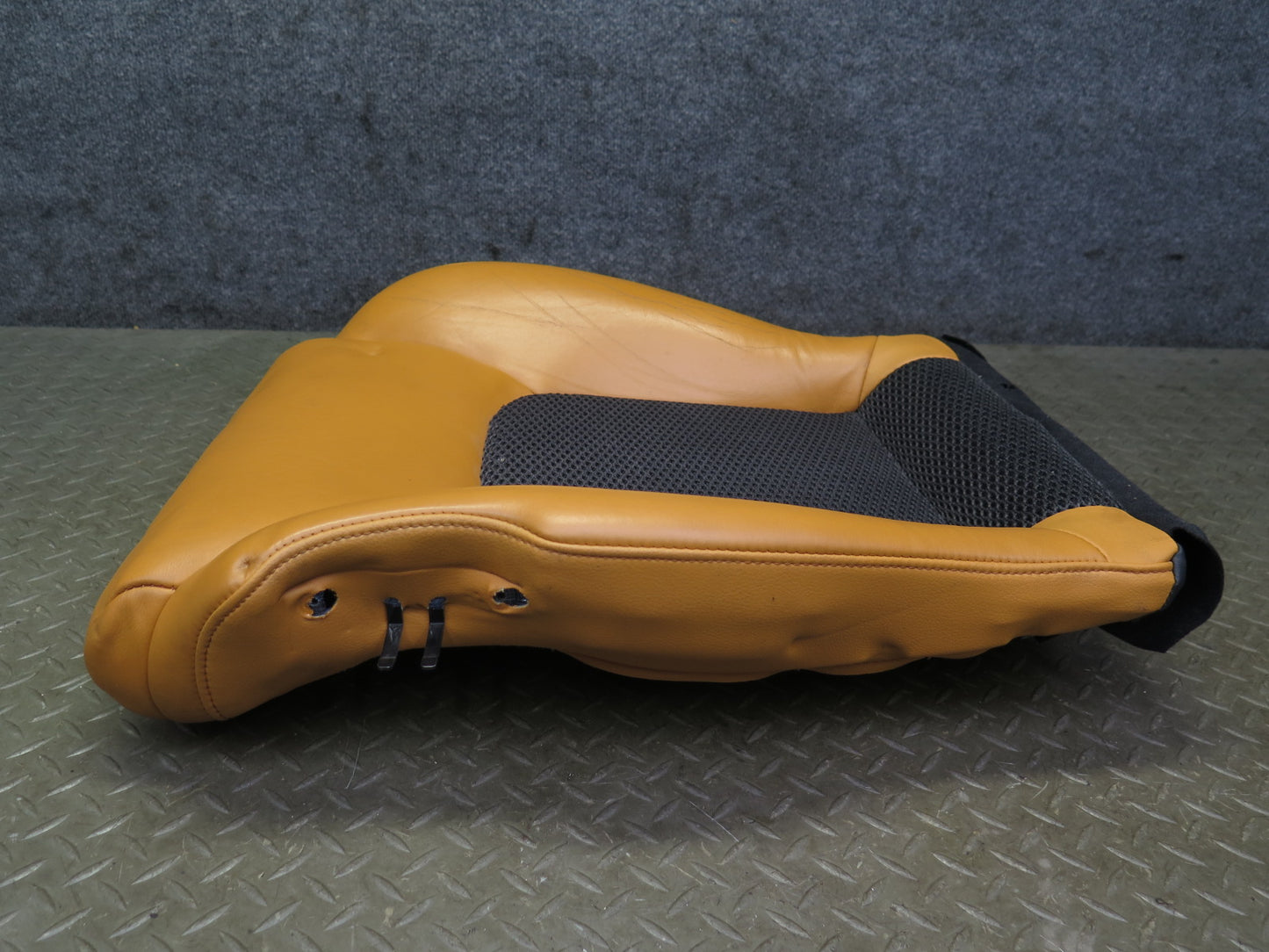 04-05 Nissan 350Z Z33 Convertible Front Right Seat Lower Leather Cushion OEM