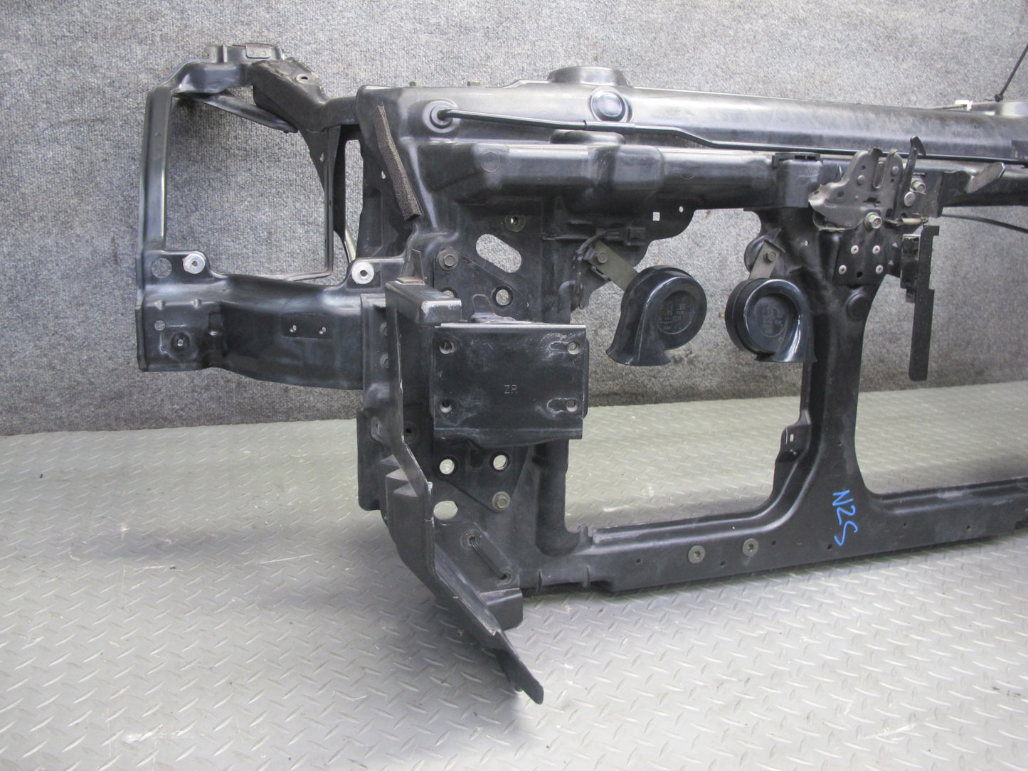 04-05 Nissan Z33 350Z Convertible Engine Radiator Core Support Panel w Horns OEM