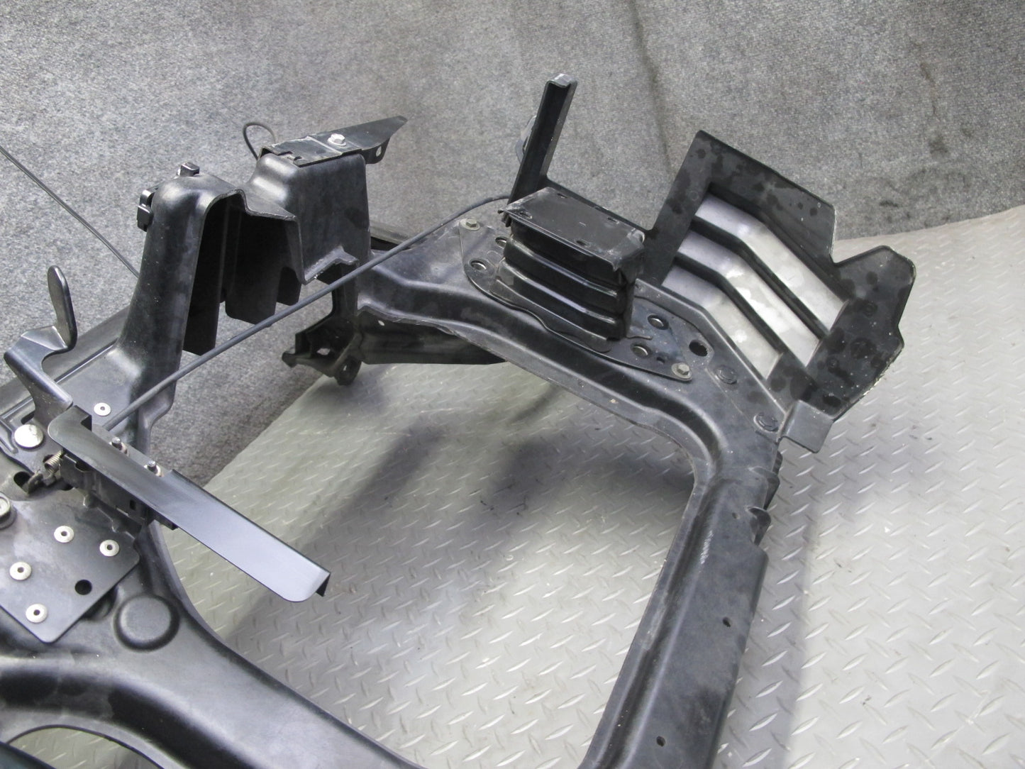 04-05 Nissan Z33 350Z Convertible Engine Radiator Core Support Panel w Horns OEM