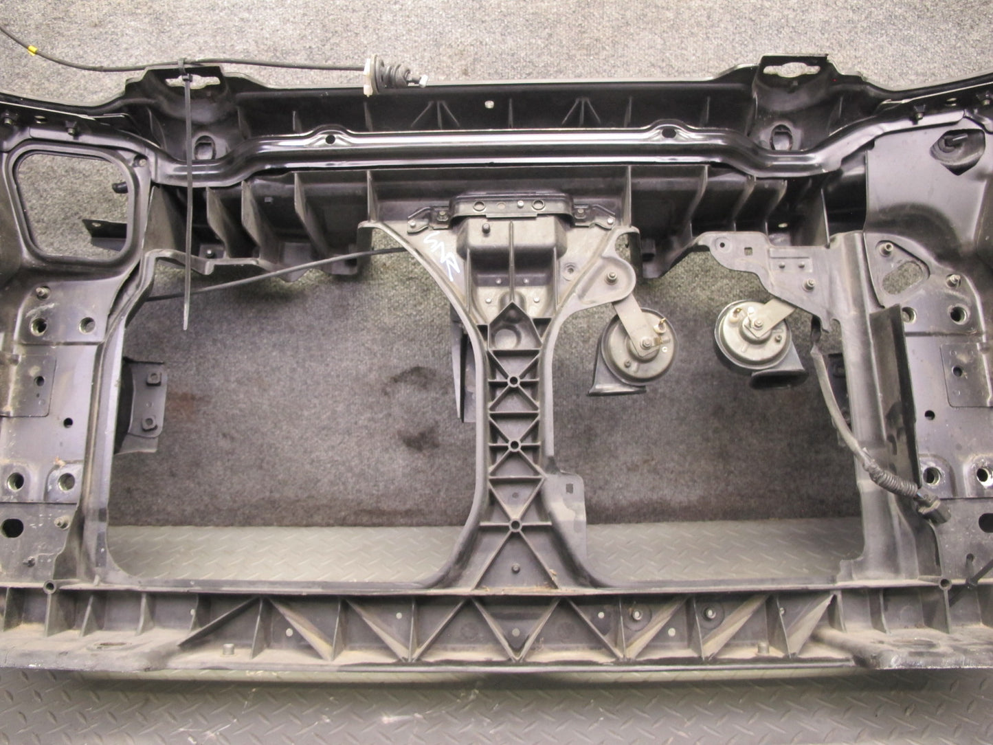 04-05 Nissan Z33 350Z Convertible Engine Radiator Core Support Panel w Horns OEM