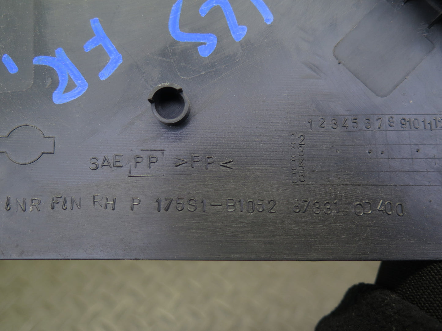 04-05 Nissan Z33 350Z Convertible Front Right Seat Trim Cover Panel Set of 2 OEM