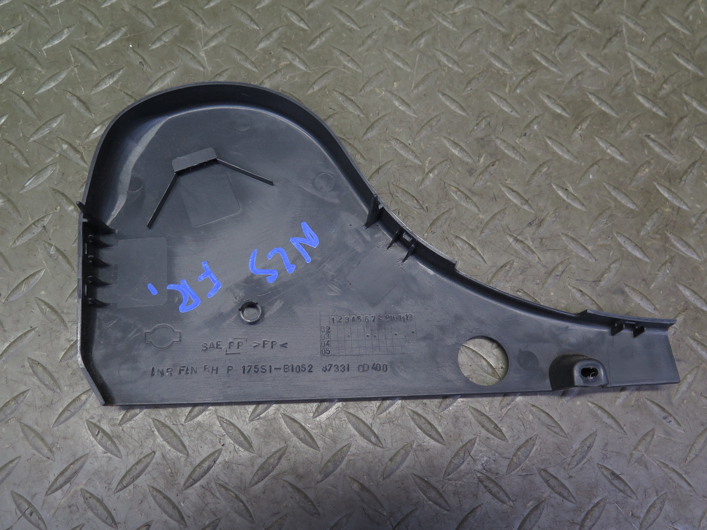 04-05 Nissan Z33 350Z Convertible Front Right Seat Trim Cover Panel Set of 2 OEM