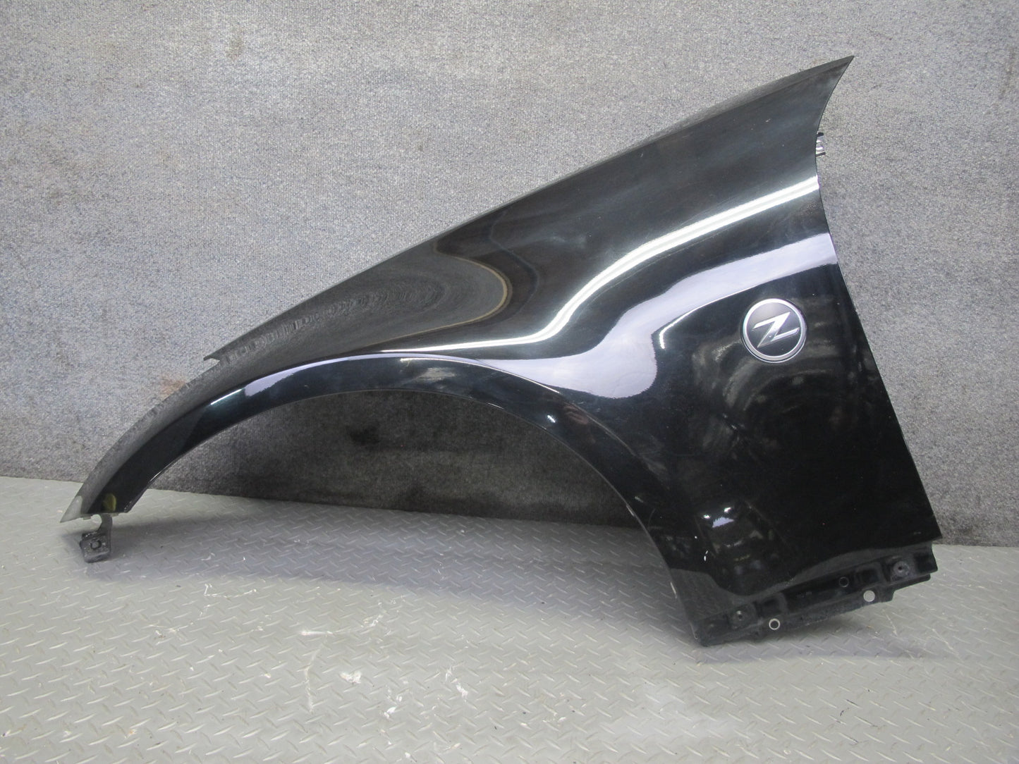 03-06 Nissan Z33 350Z Front Left Fender Shell Cover Panel Black OEM