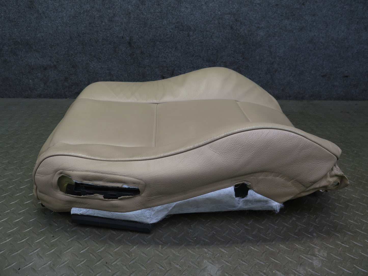 01-06 BMW E46 330ci Convertible Front Right Seat Upper Leather Cushion Beige OEM