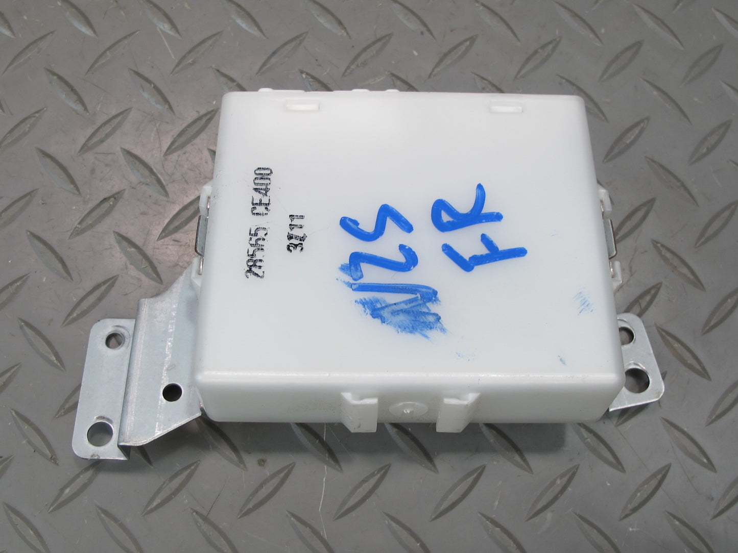 04-05 Nissan 350Z Z33 Convert Front Right Seat Control Module 28565-CE400 OEM